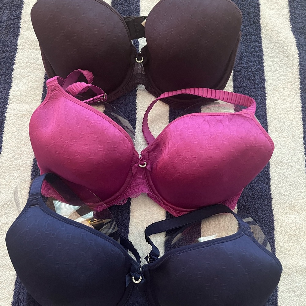 EUC - Chantelle “C” Bras (3)